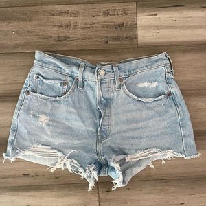 Levi light wash 501 shorts